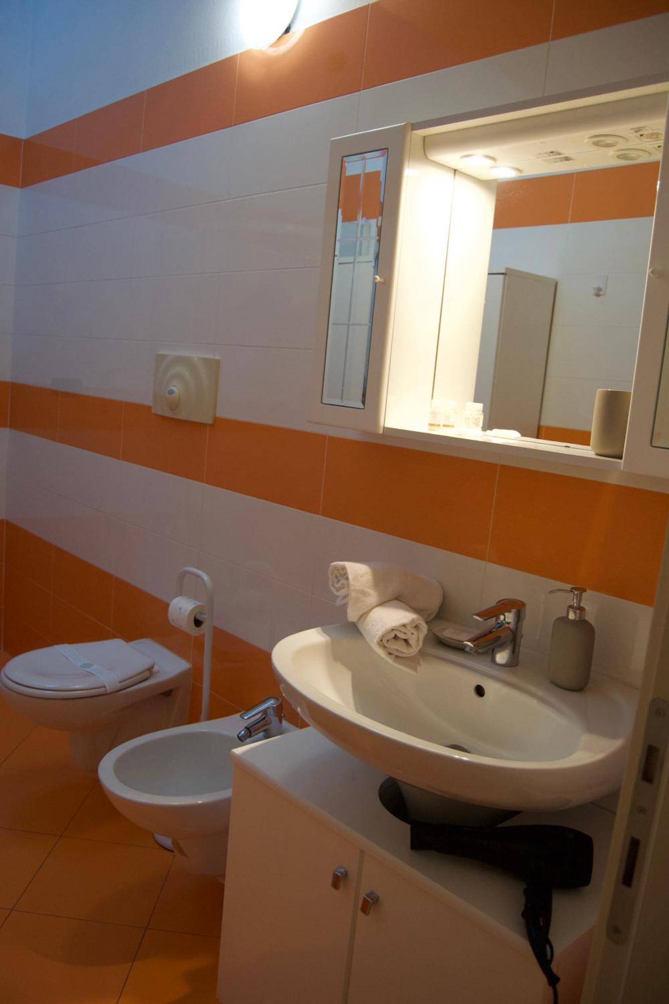 Apartmán Casa Viola, Deliziosa Mansarda In Centro Storico Modena Exteriér fotografie