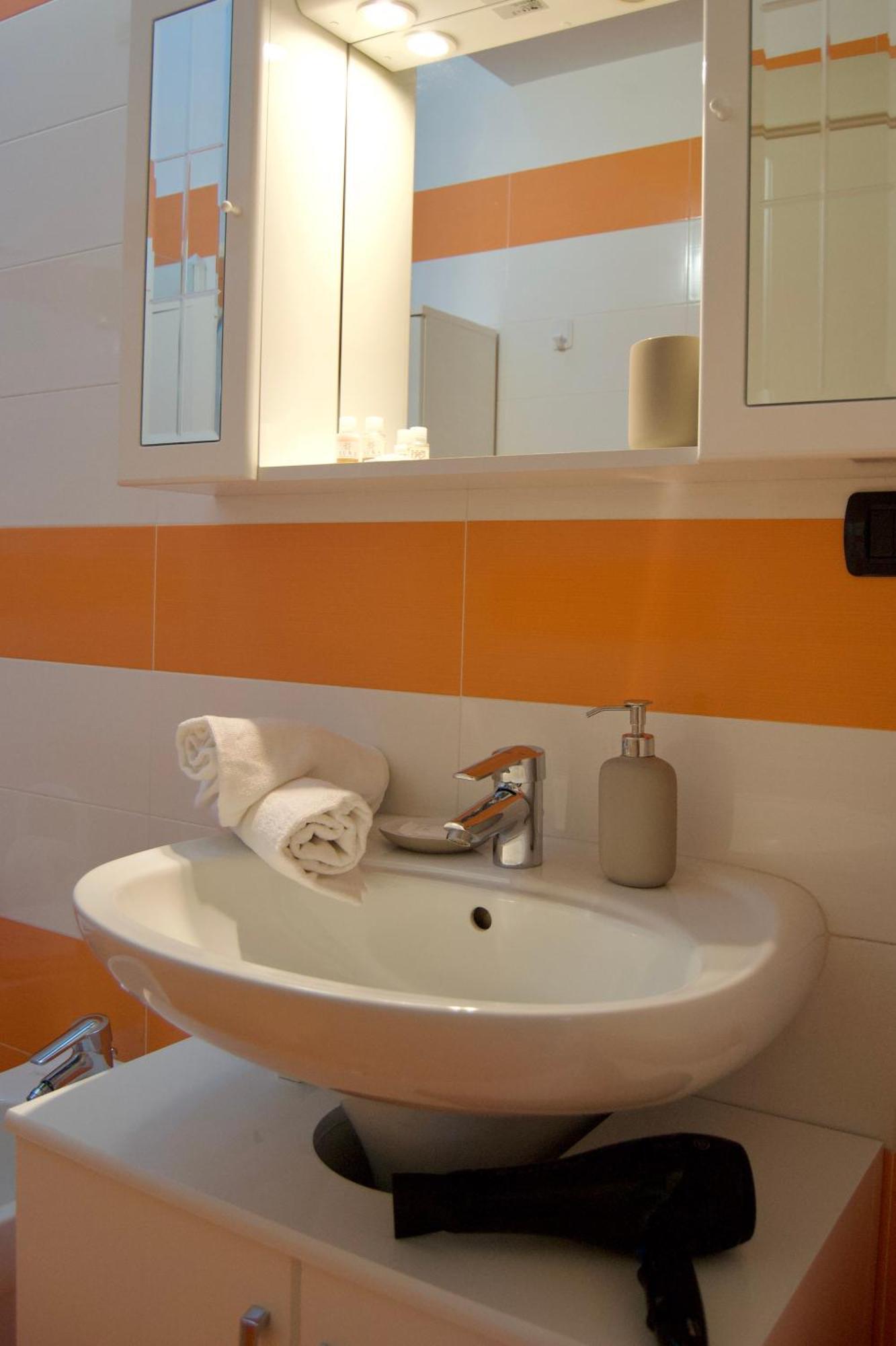 Apartmán Casa Viola, Deliziosa Mansarda In Centro Storico Modena Exteriér fotografie